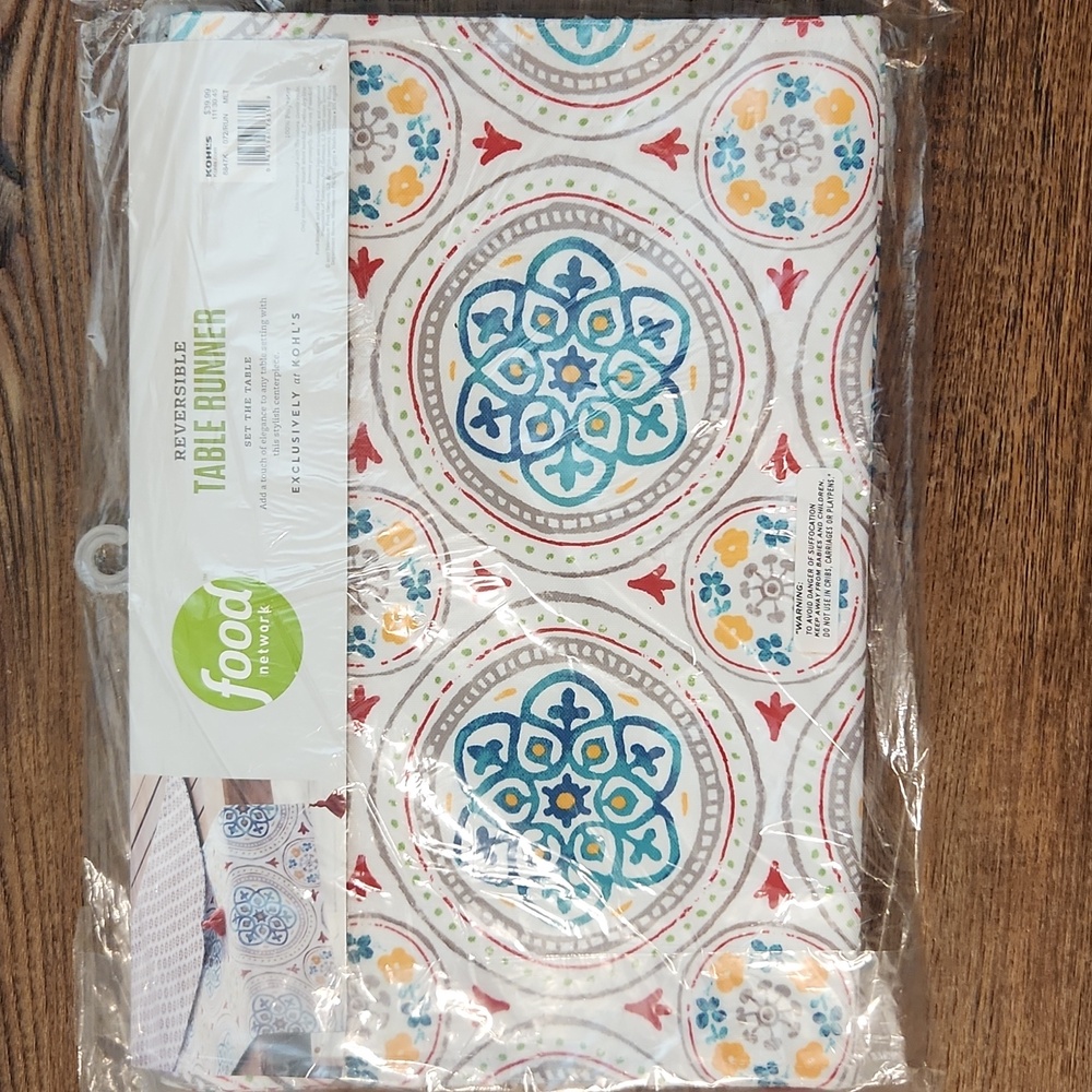 Food Network Indoor Outdoor Colorful Reversible 14" x 72" Table Runner NWT